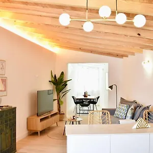 https://nuevo-apartamento-en-la-laguna.tenerifehoteles.net